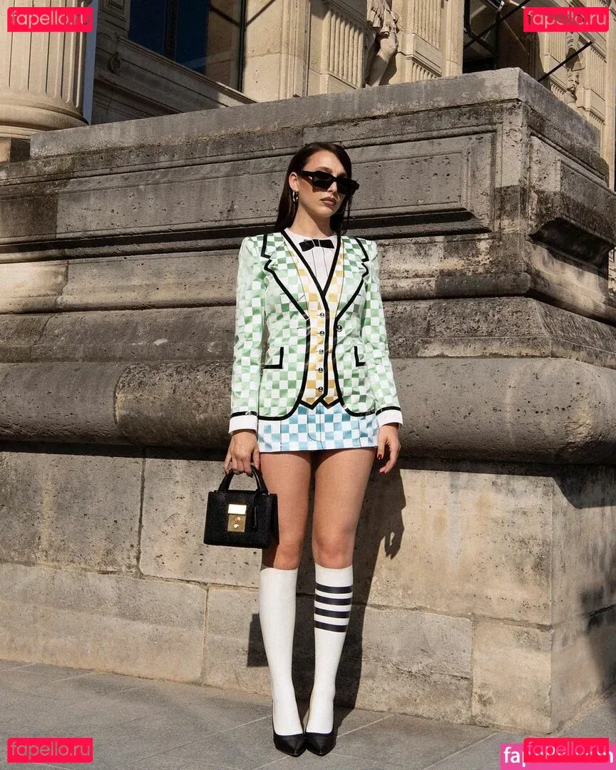 Emma Chamberlain Onlyfans Photo Gallery 