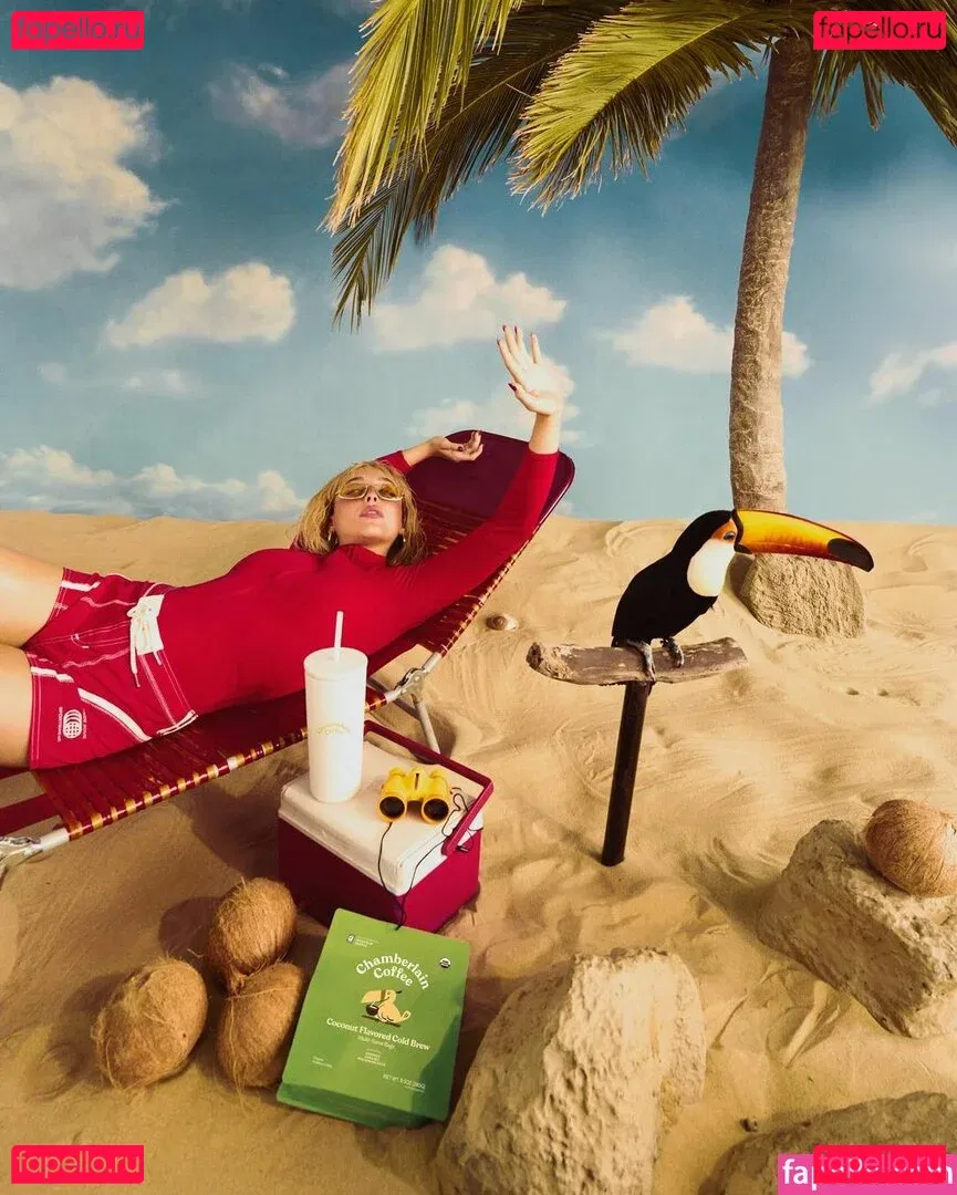 Emma Chamberlain Onlyfans Photo Gallery 