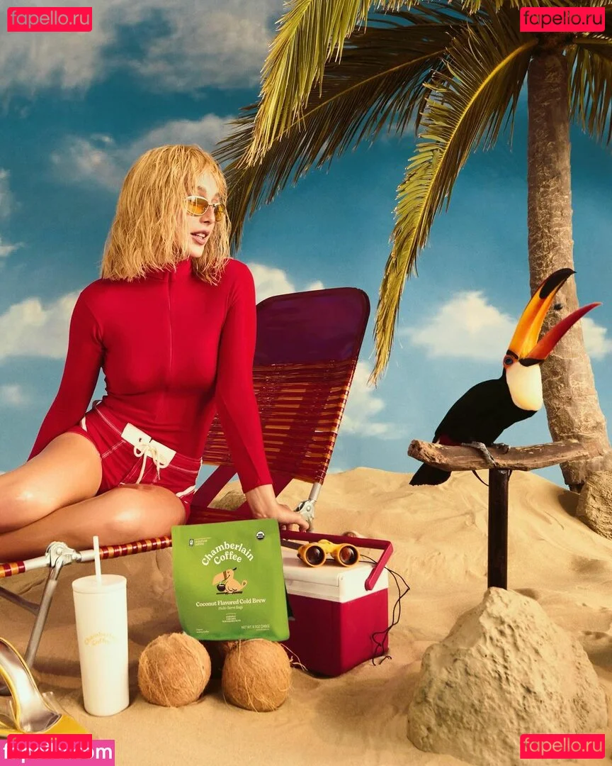 Emma Chamberlain Onlyfans Photo Gallery 