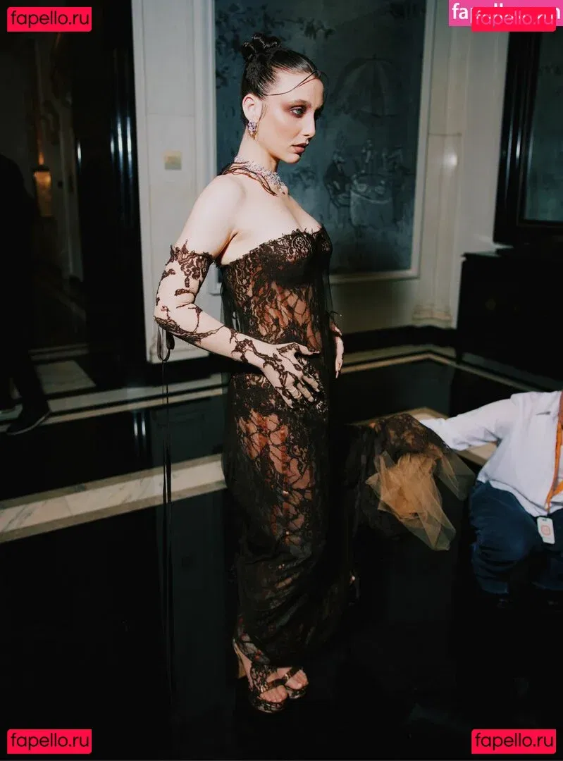 Emma Chamberlain Onlyfans Photo Gallery 