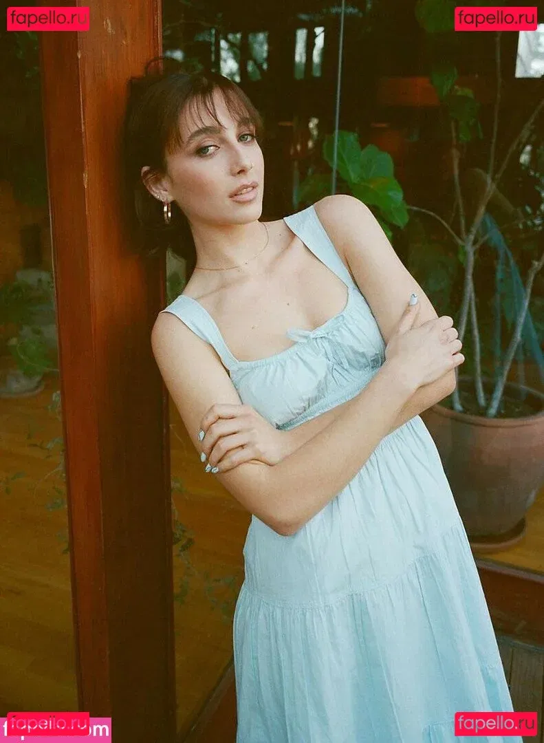 Emma Chamberlain Onlyfans Photo Gallery 