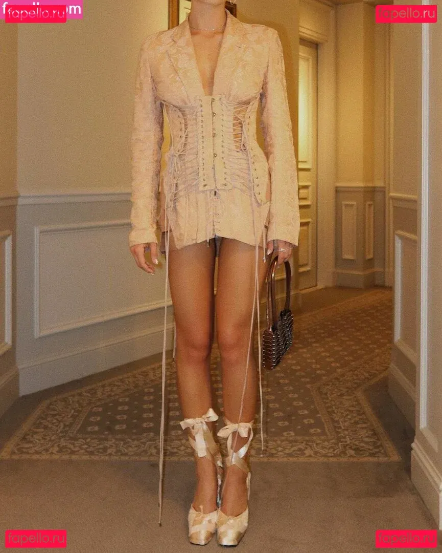 Emma Chamberlain Onlyfans Photo Gallery 