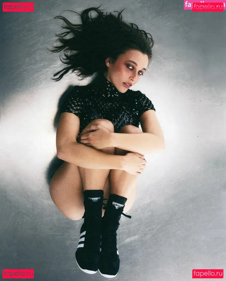 Emma Chamberlain Onlyfans Photo Gallery 