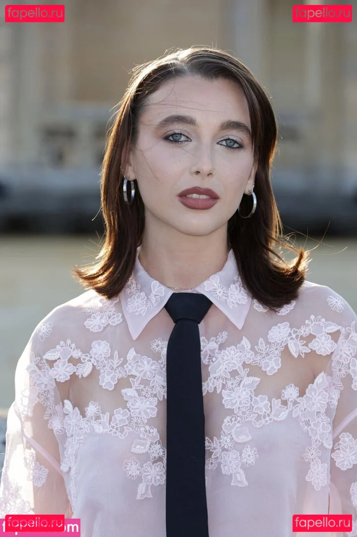 Emma Chamberlain Onlyfans Photo Gallery 