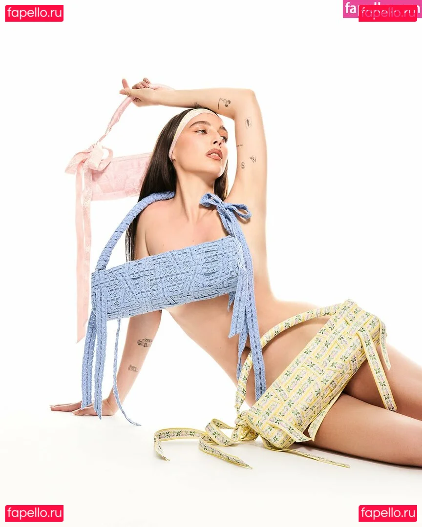 Emma Chamberlain Onlyfans Photo Gallery 