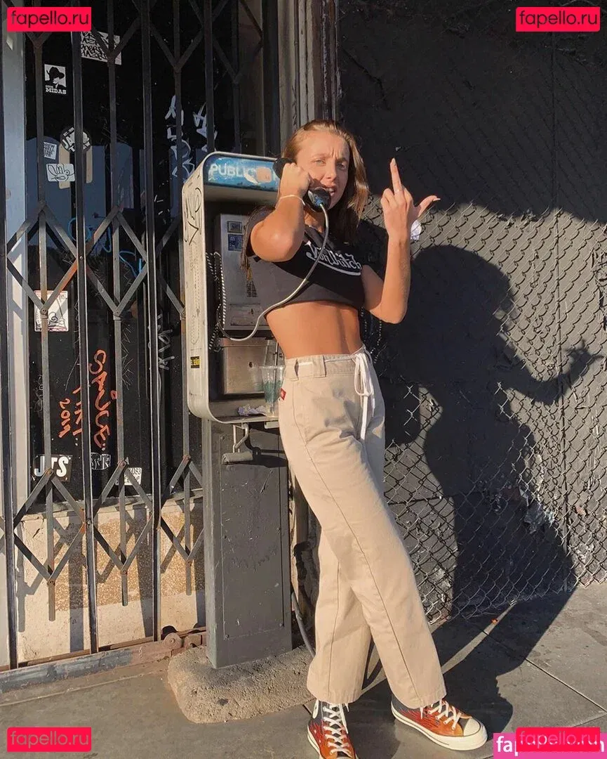 Emma Chamberlain Onlyfans Photo Gallery 
