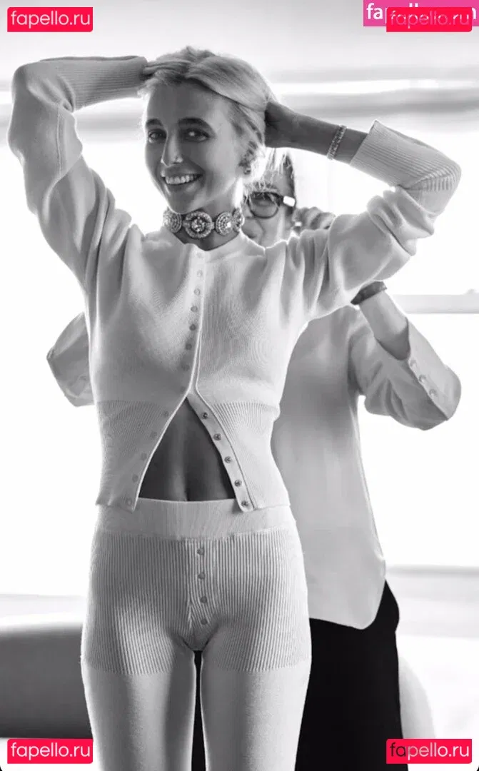 Emma Chamberlain Onlyfans Photo Gallery 