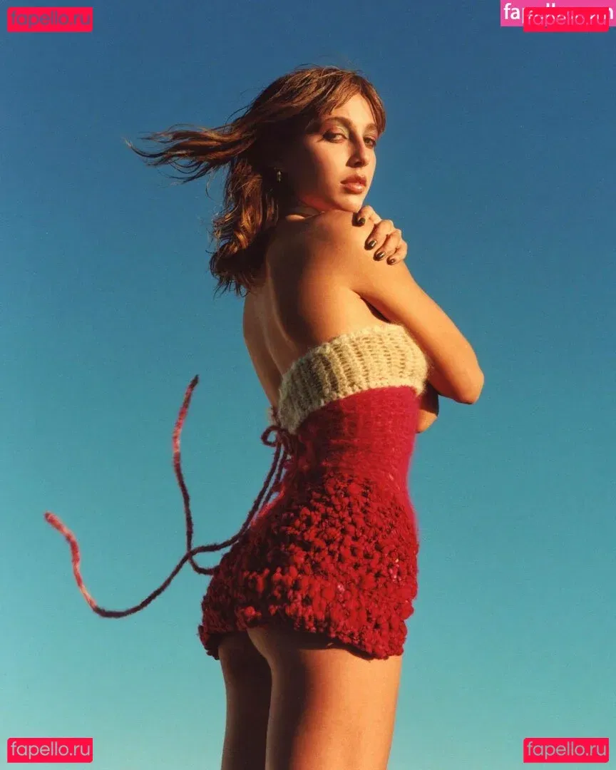 Emma Chamberlain Onlyfans Photo Gallery 