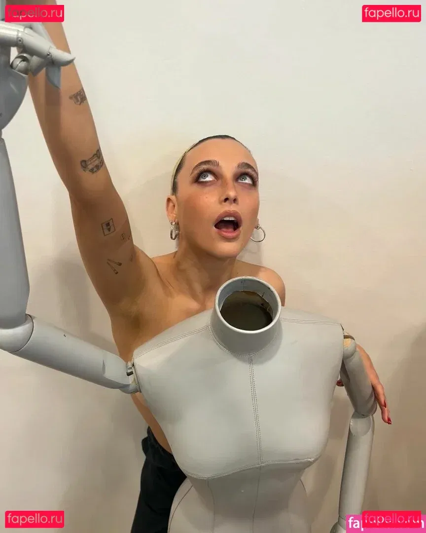 Emma Chamberlain Onlyfans Photo Gallery 