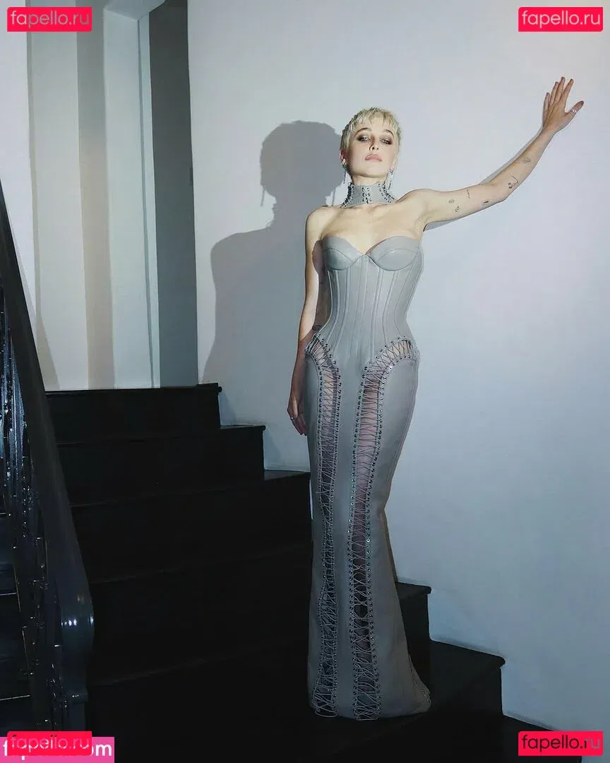 Emma Chamberlain Onlyfans Photo Gallery 