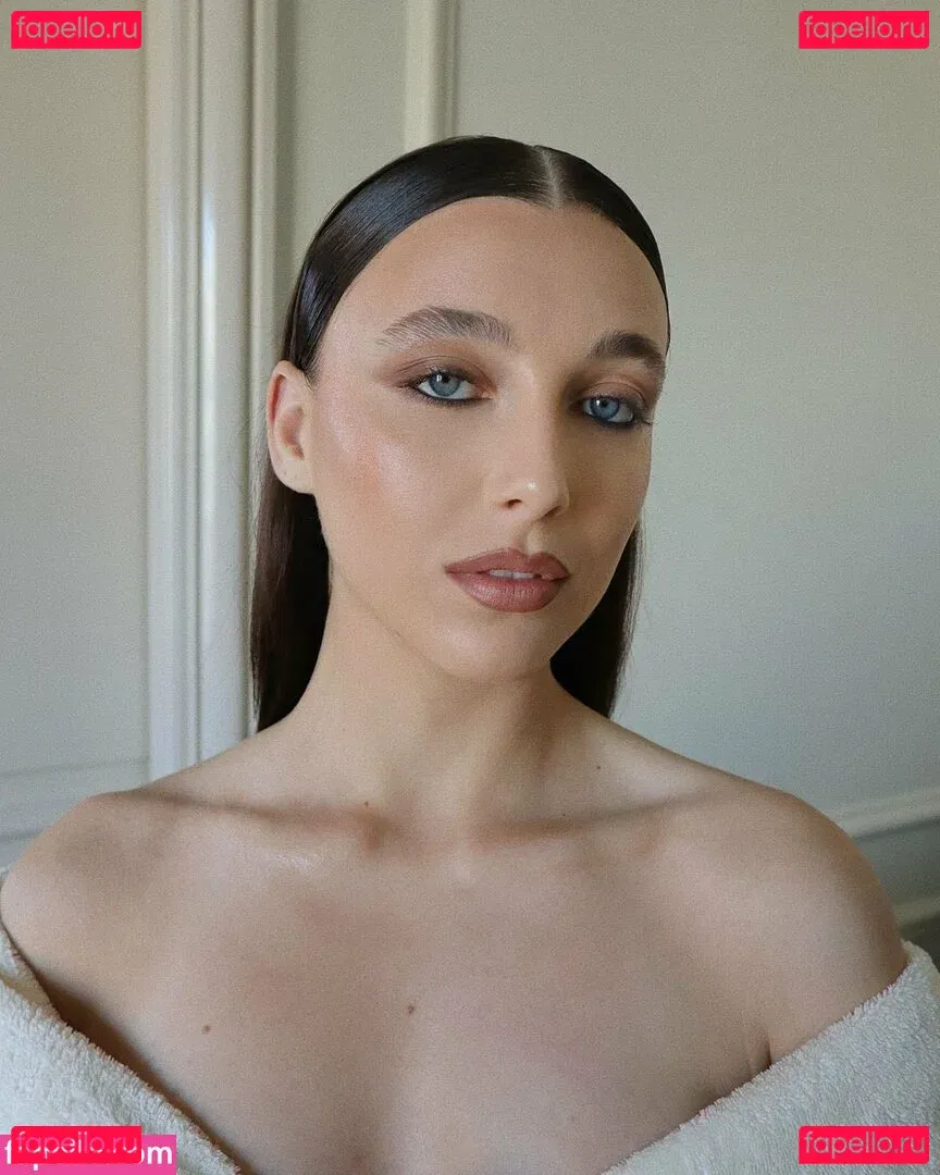 Emma Chamberlain Onlyfans Photo Gallery 