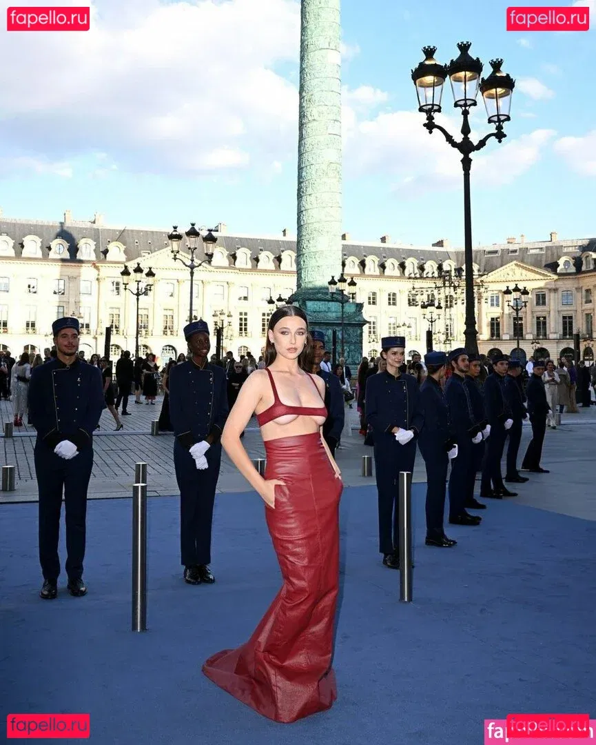 Emma Chamberlain Onlyfans Photo Gallery 