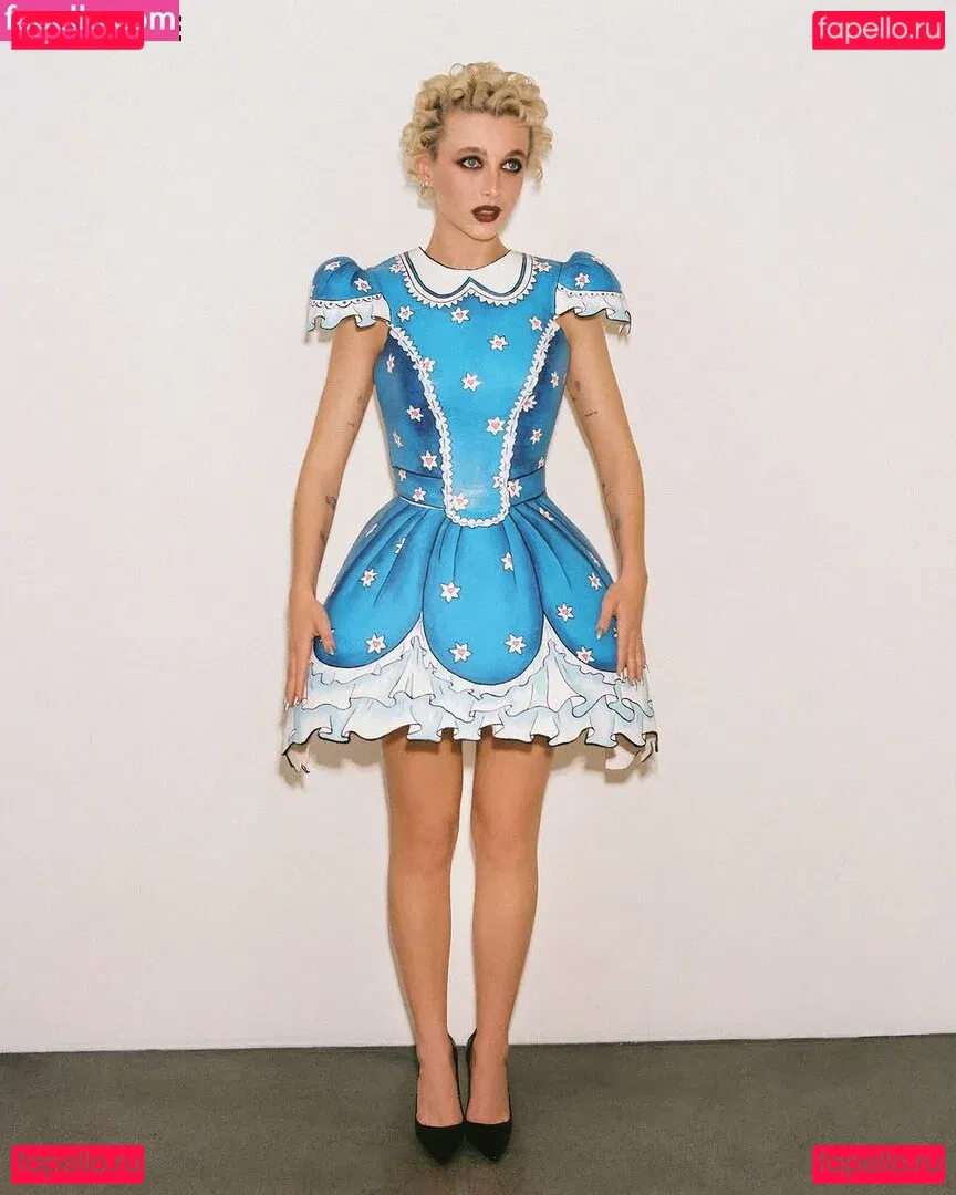 Emma Chamberlain Onlyfans Photo Gallery 