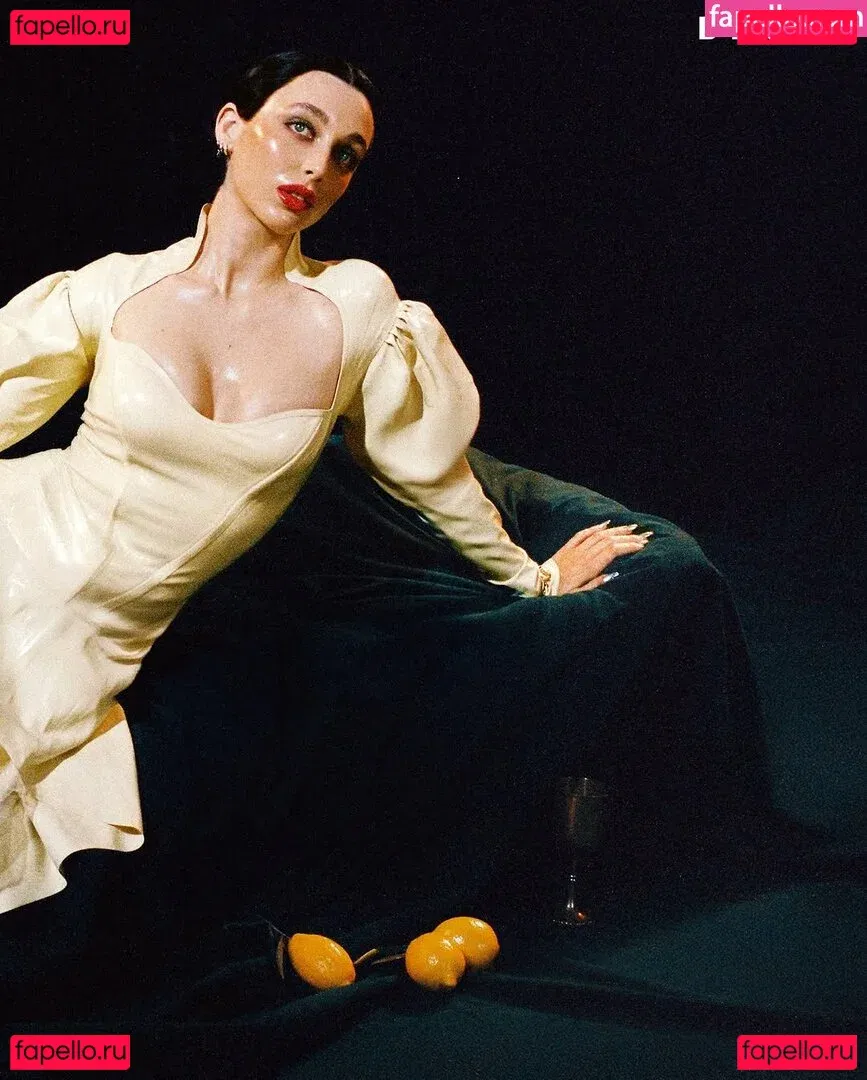 Emma Chamberlain Onlyfans Photo Gallery 