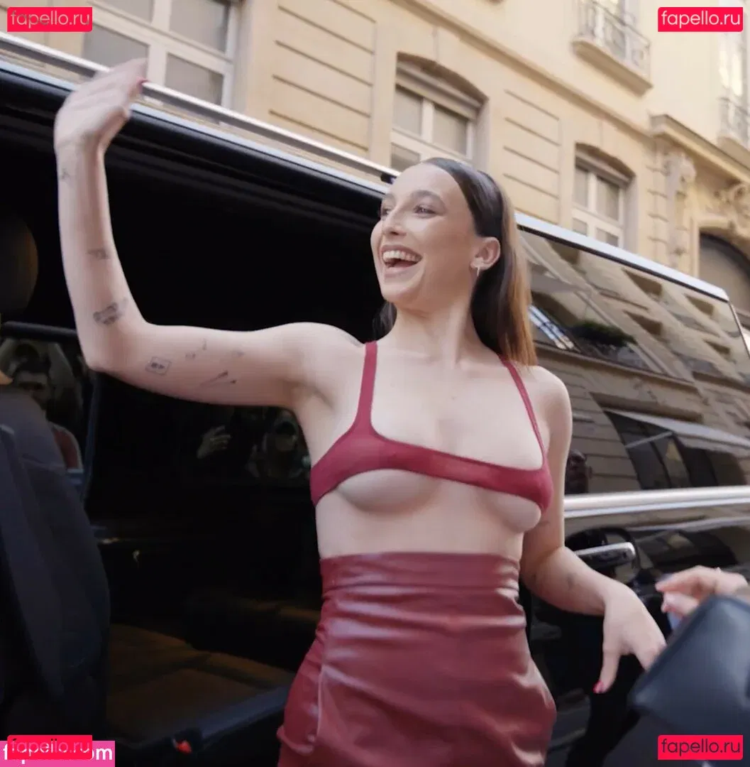 Emma Chamberlain Onlyfans Photo Gallery 