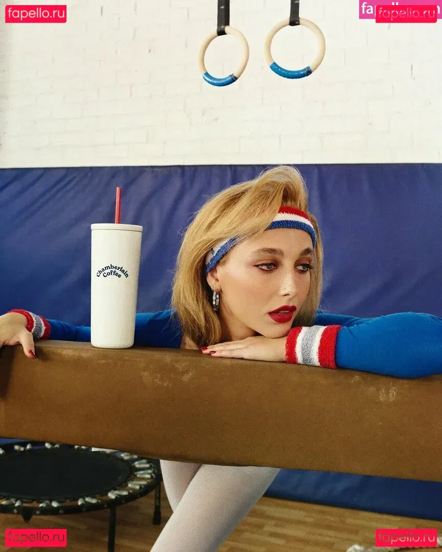 Emma Chamberlain Onlyfans Photo Gallery 