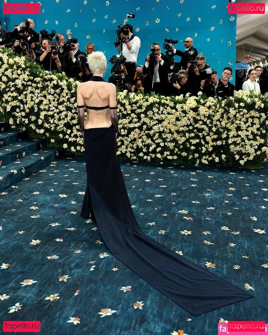 Emma Chamberlain Onlyfans Photo Gallery 