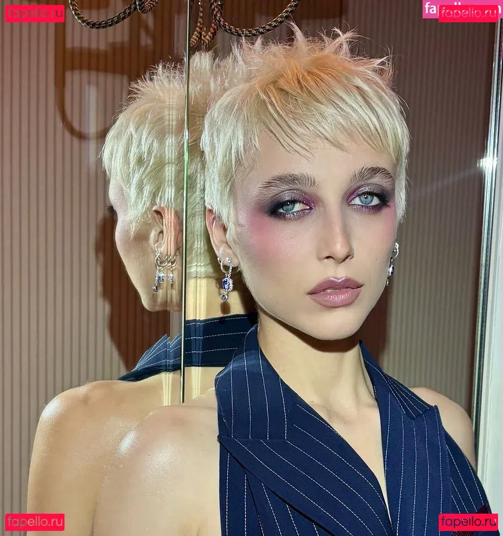 Emma Chamberlain Onlyfans Photo Gallery 