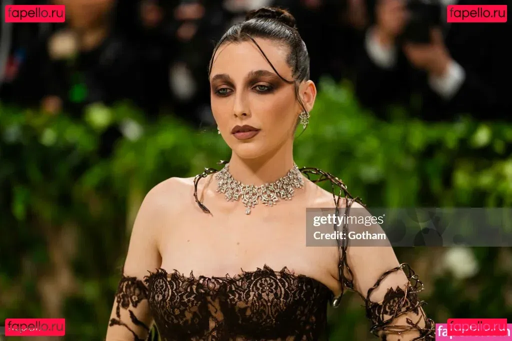 Emma Chamberlain Onlyfans Photo Gallery 