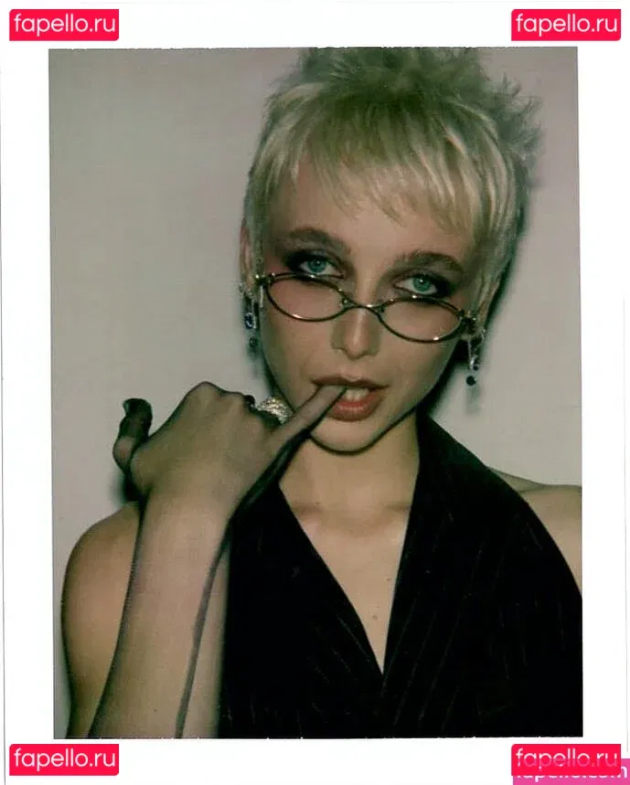 Emma Chamberlain Onlyfans Photo Gallery 