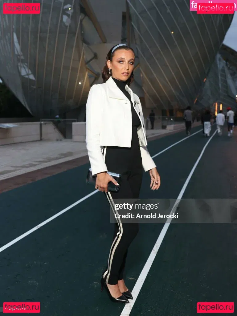 Emma Chamberlain Onlyfans Photo Gallery 