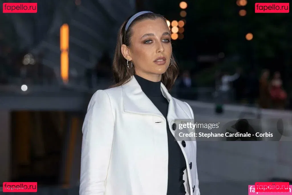 Emma Chamberlain Onlyfans Photo Gallery 