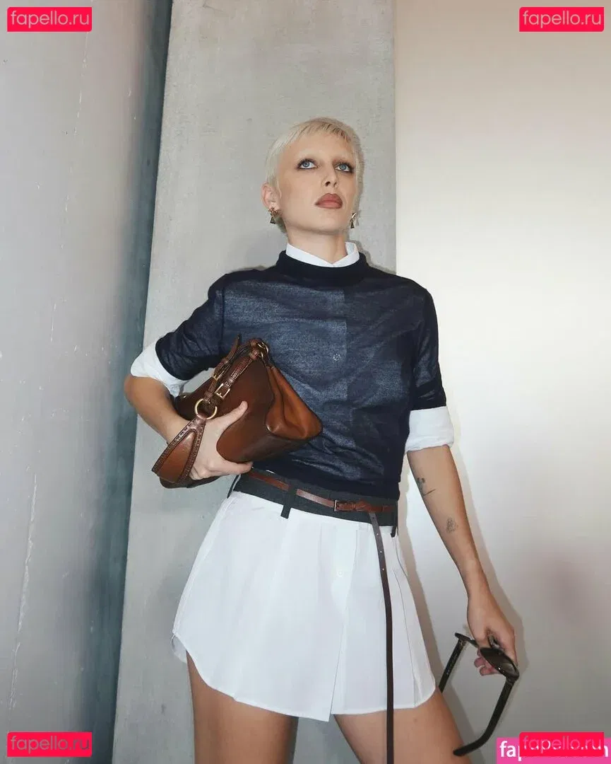 Emma Chamberlain Onlyfans Photo Gallery 