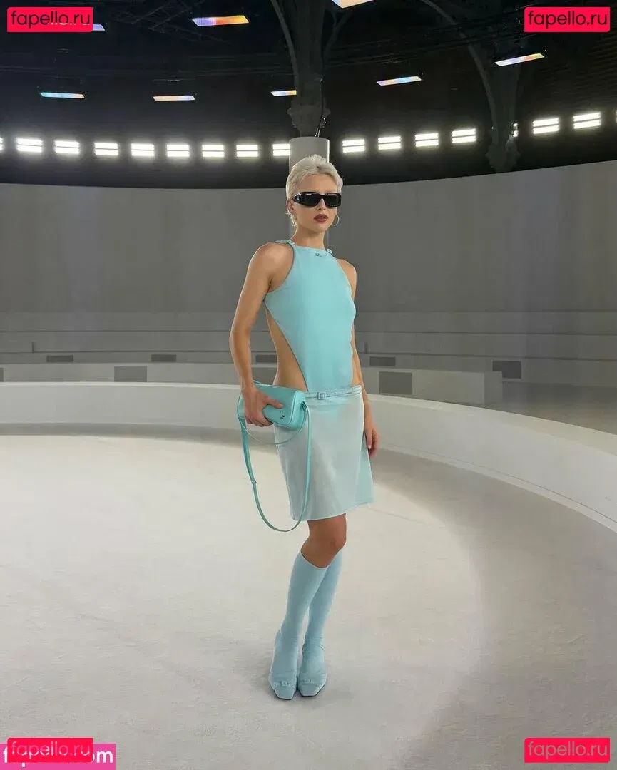 Emma Chamberlain Onlyfans Photo Gallery 