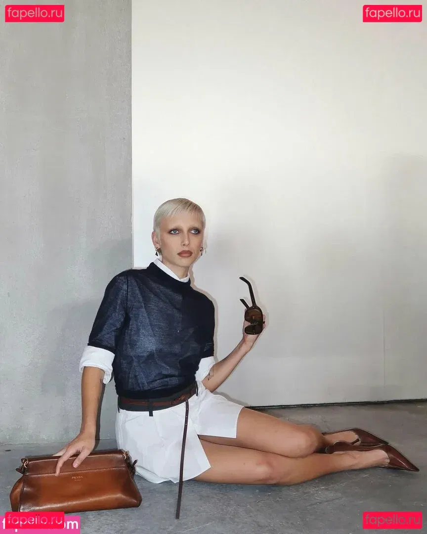 Emma Chamberlain Onlyfans Photo Gallery 