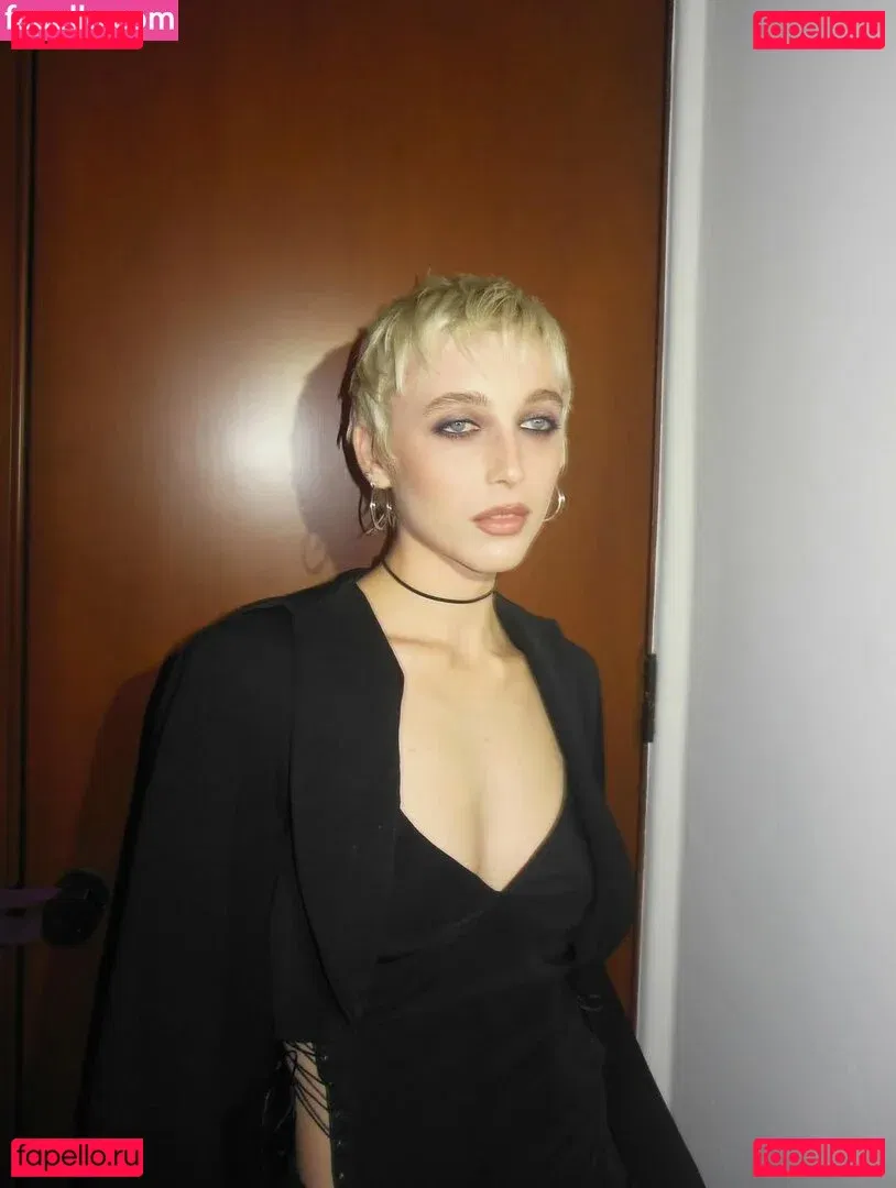 Emma Chamberlain Onlyfans Photo Gallery 