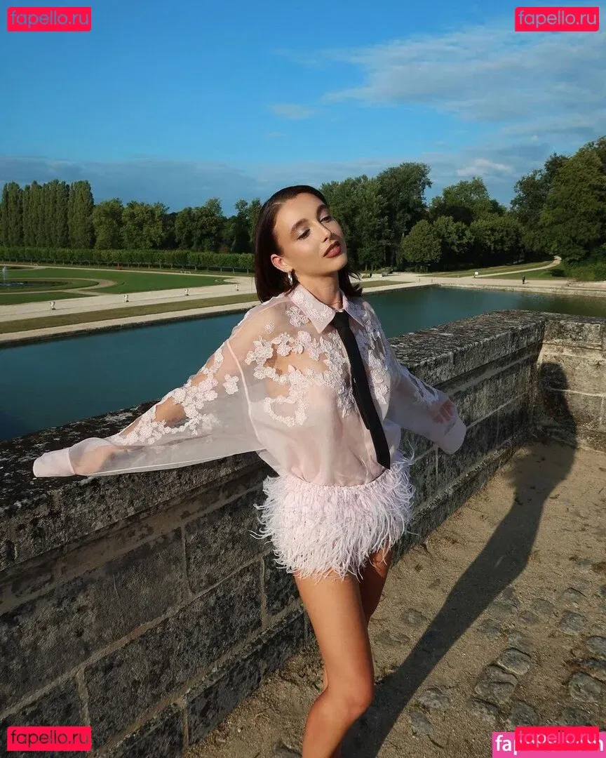 Emma Chamberlain Onlyfans Photo Gallery 