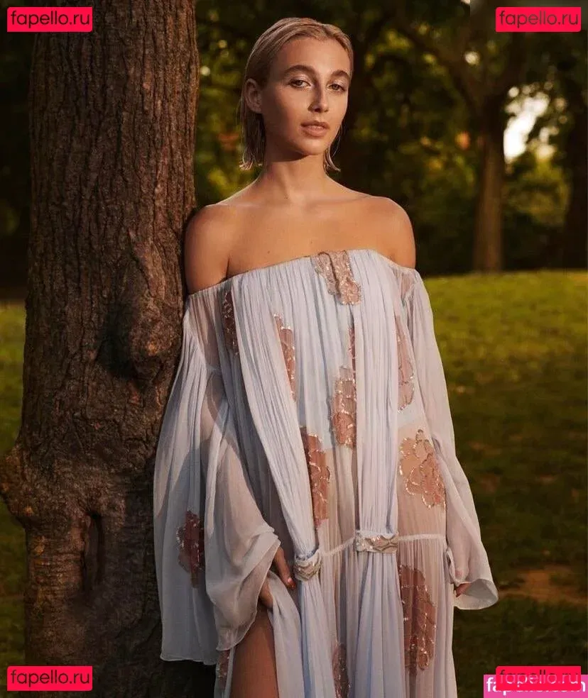 Emma Chamberlain Onlyfans Photo Gallery 