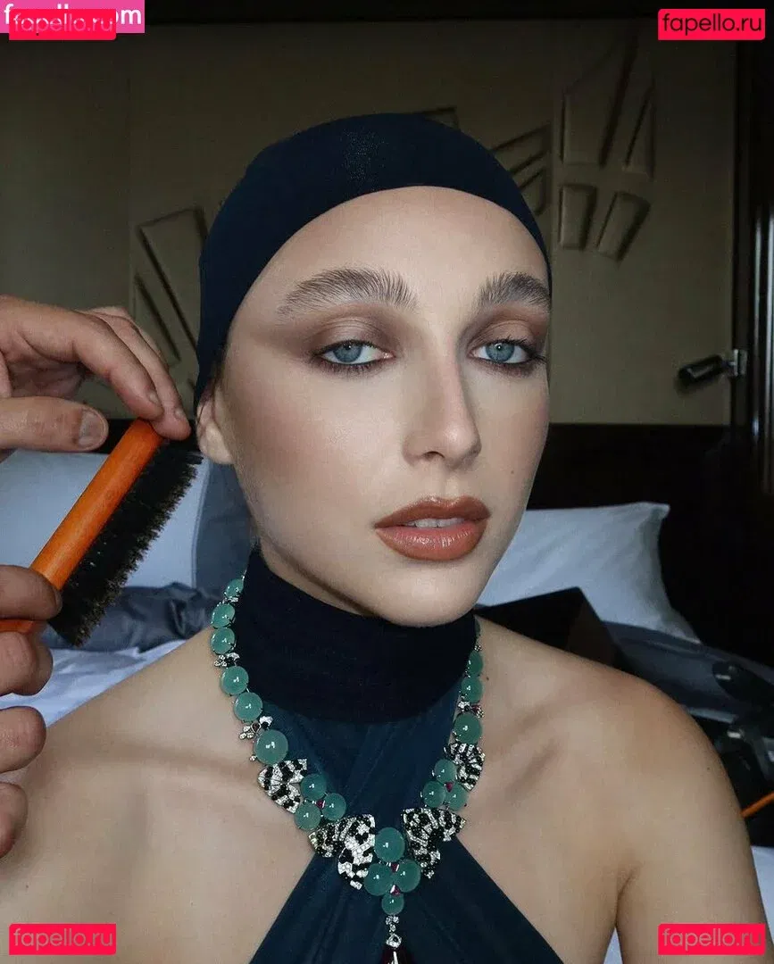 Emma Chamberlain Onlyfans Photo Gallery 