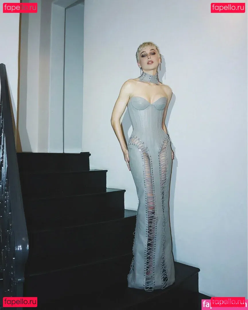 Emma Chamberlain Onlyfans Photo Gallery 