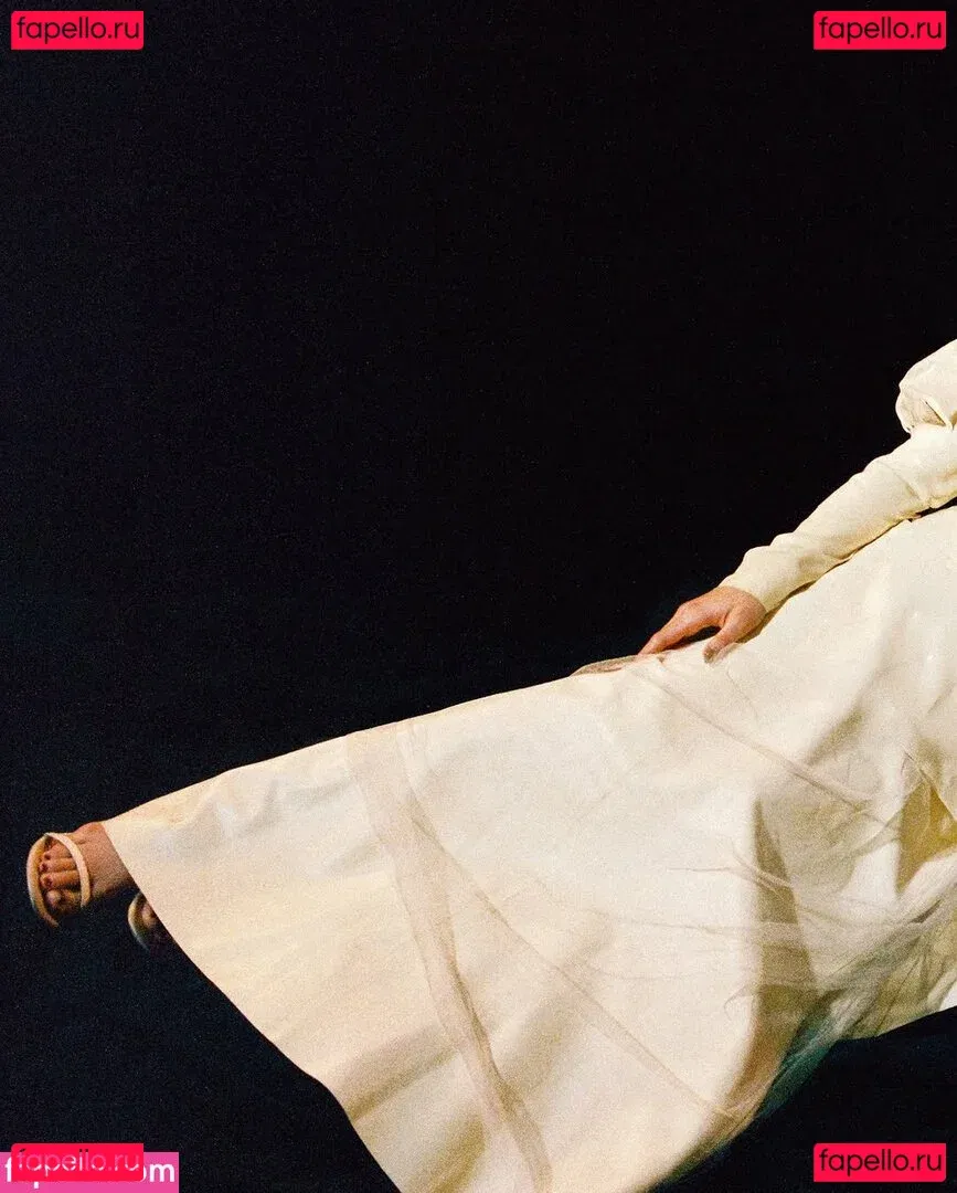 Emma Chamberlain Onlyfans Photo Gallery 