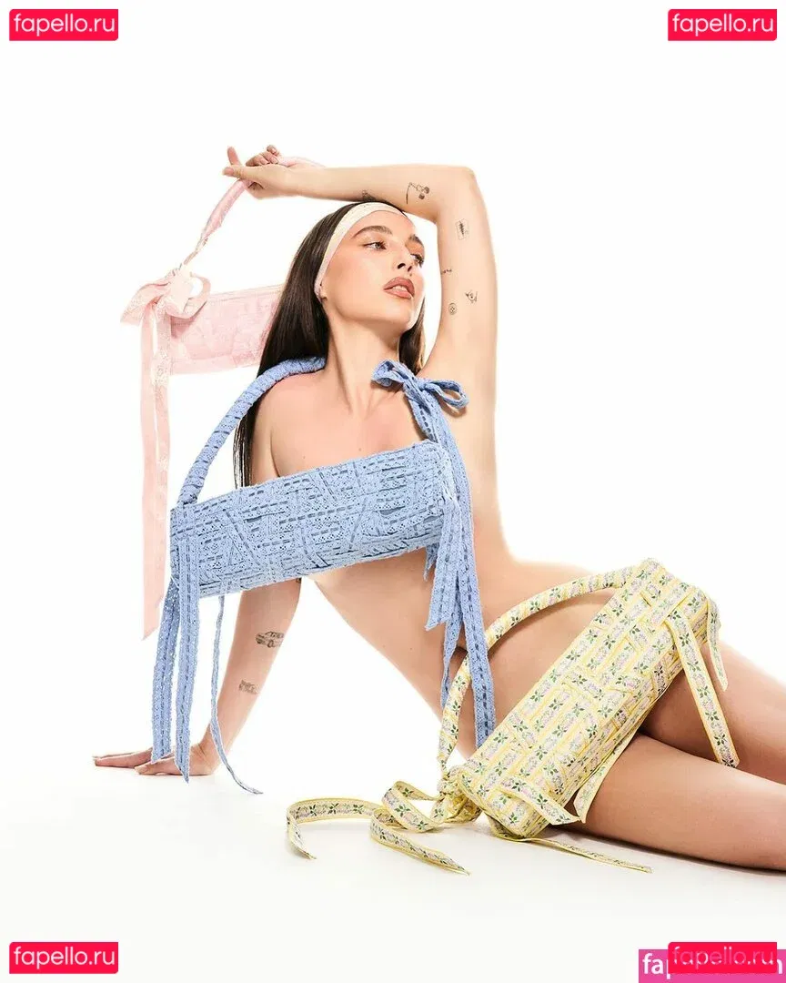 Emma Chamberlain Onlyfans Photo Gallery 