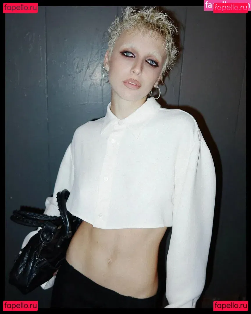 Emma Chamberlain Onlyfans Photo Gallery 