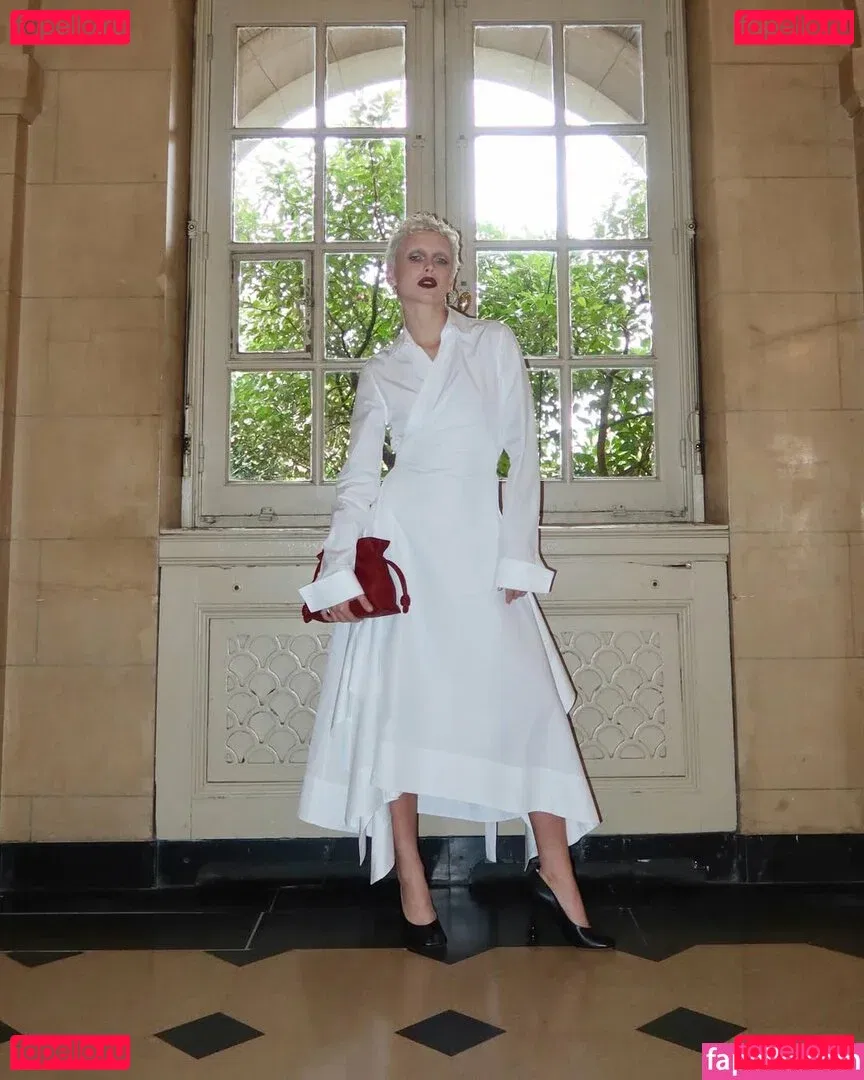 Emma Chamberlain Onlyfans Photo Gallery 