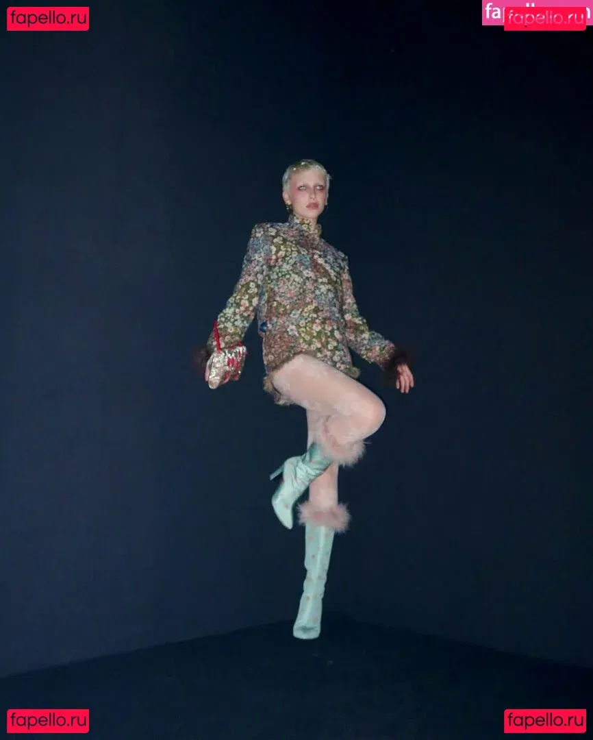 Emma Chamberlain Onlyfans Photo Gallery 