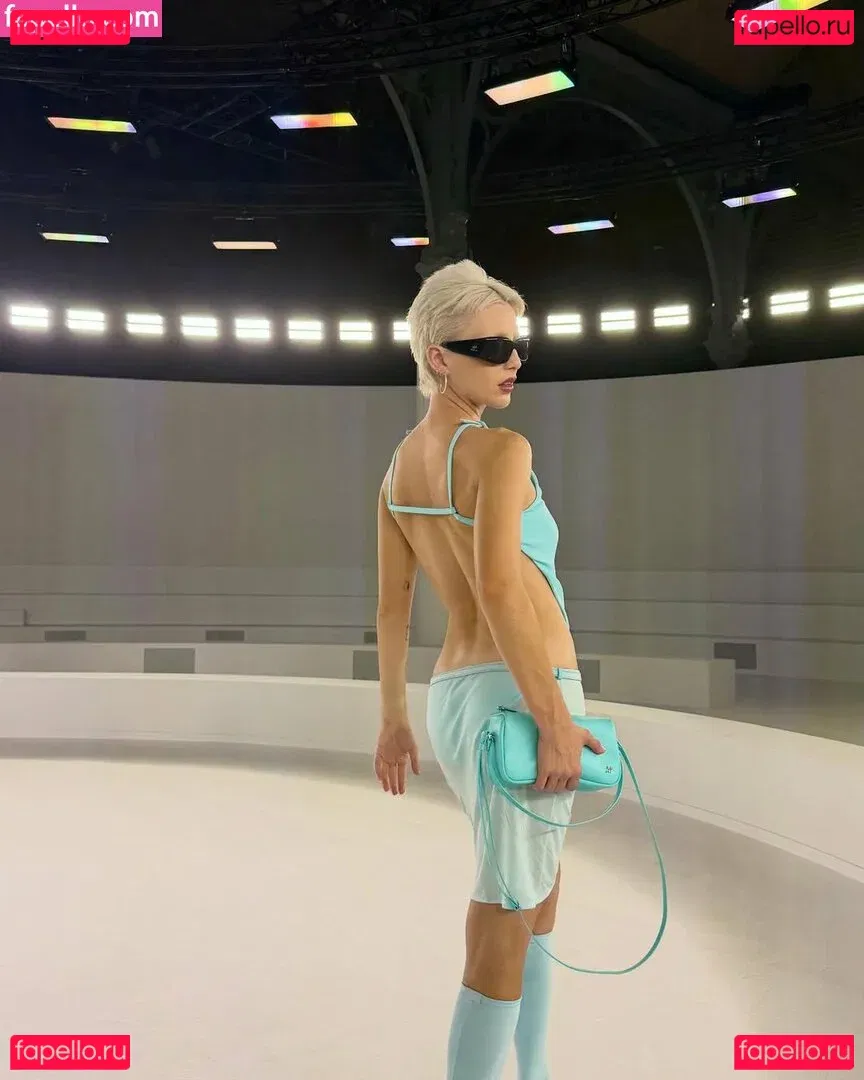 Emma Chamberlain Onlyfans Photo Gallery 