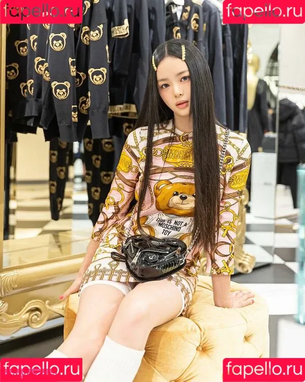 Hanni Pham Onlyfans Photo Gallery 