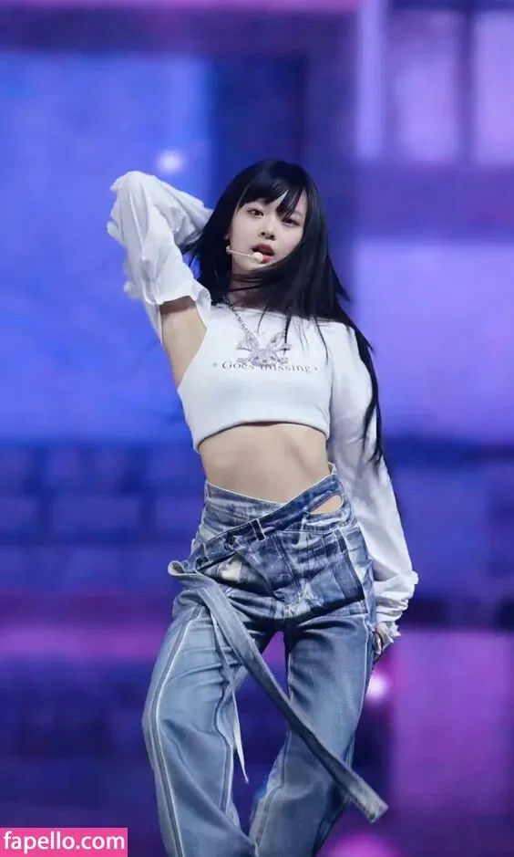 Hanni Pham Onlyfans Photo Gallery 