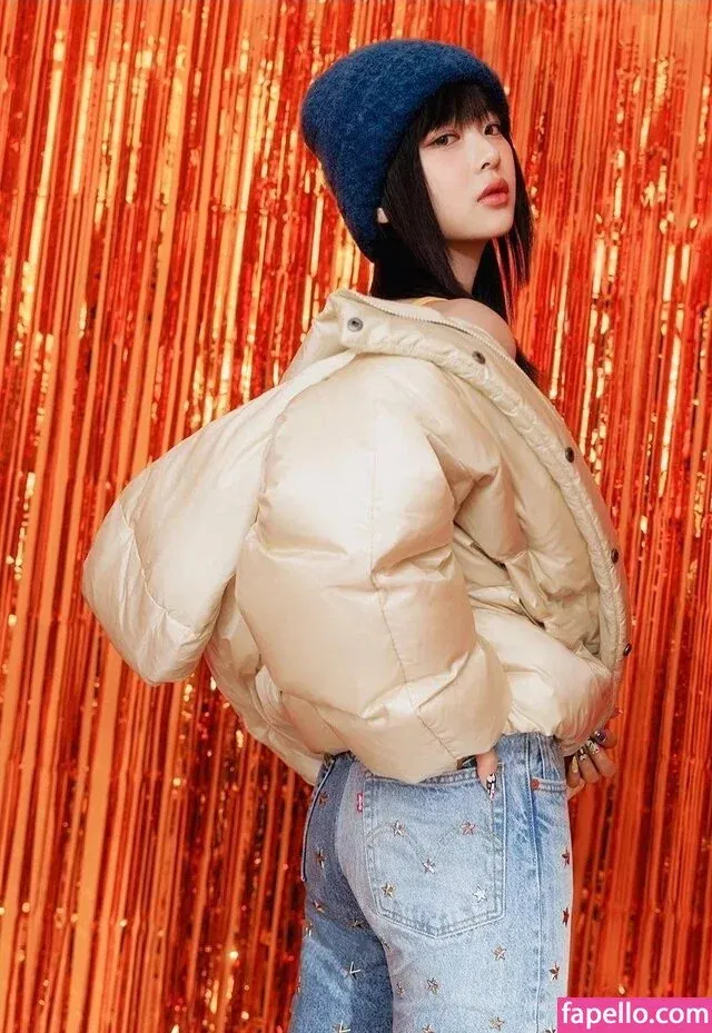 Hanni Pham Onlyfans Photo Gallery 