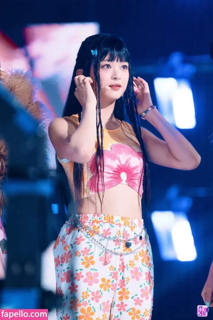 Hanni Pham Onlyfans Photo Gallery 