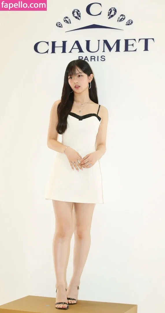 Hanni Pham Onlyfans Photo Gallery 