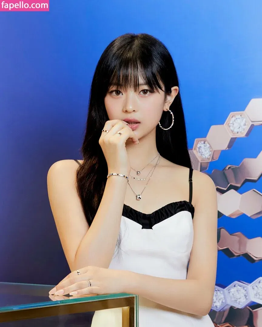 Hanni Pham Onlyfans Photo Gallery 