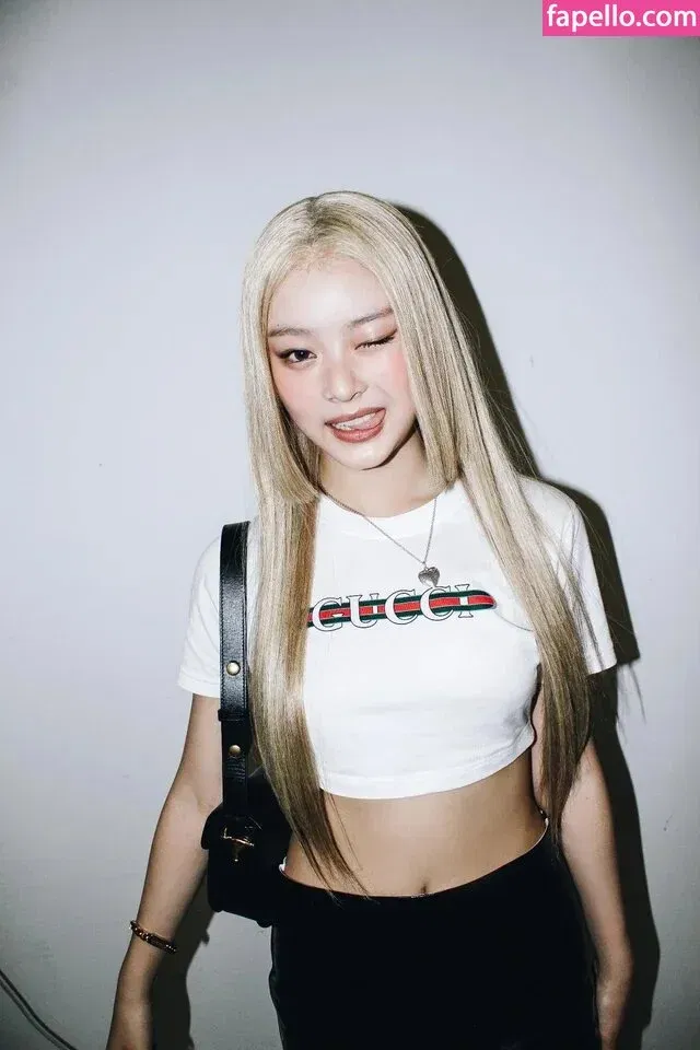 Hanni Pham Onlyfans Photo Gallery 