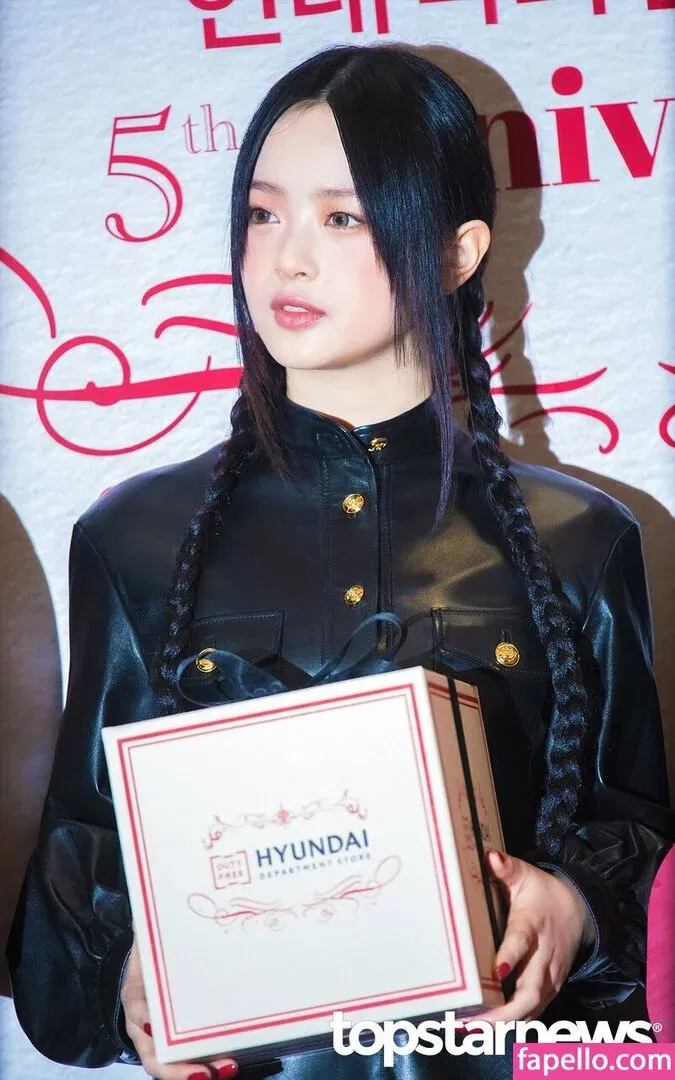 Hanni Pham Onlyfans Photo Gallery 