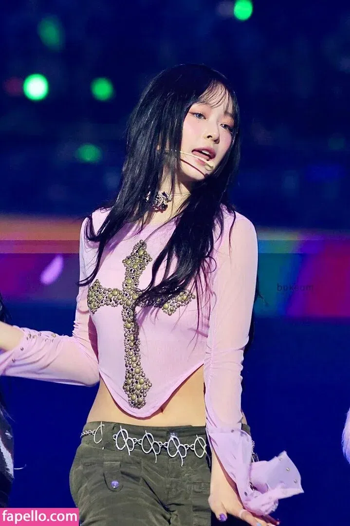 Hanni Pham Onlyfans Photo Gallery 