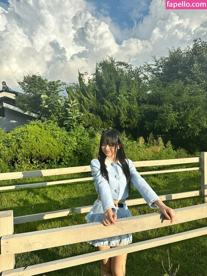 Hanni Pham Onlyfans Photo Gallery 